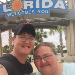 Meet your Posher, Leigh